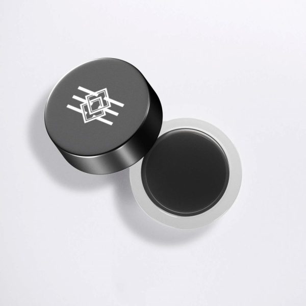 Essential Wonder Eyeliner mit feiner Spitze für präzise, tiefschwarze Lidstriche und langanhaltendes Augen-Make-up