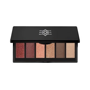 Make-up-Palette mit intensiven, leidenschaftlichen Farbtönen für kraftvolle Looks in mattem und schimmerndem Finish